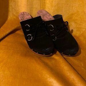 Kork-ease black suede heels/ clogs women’s 9. With cork insole.